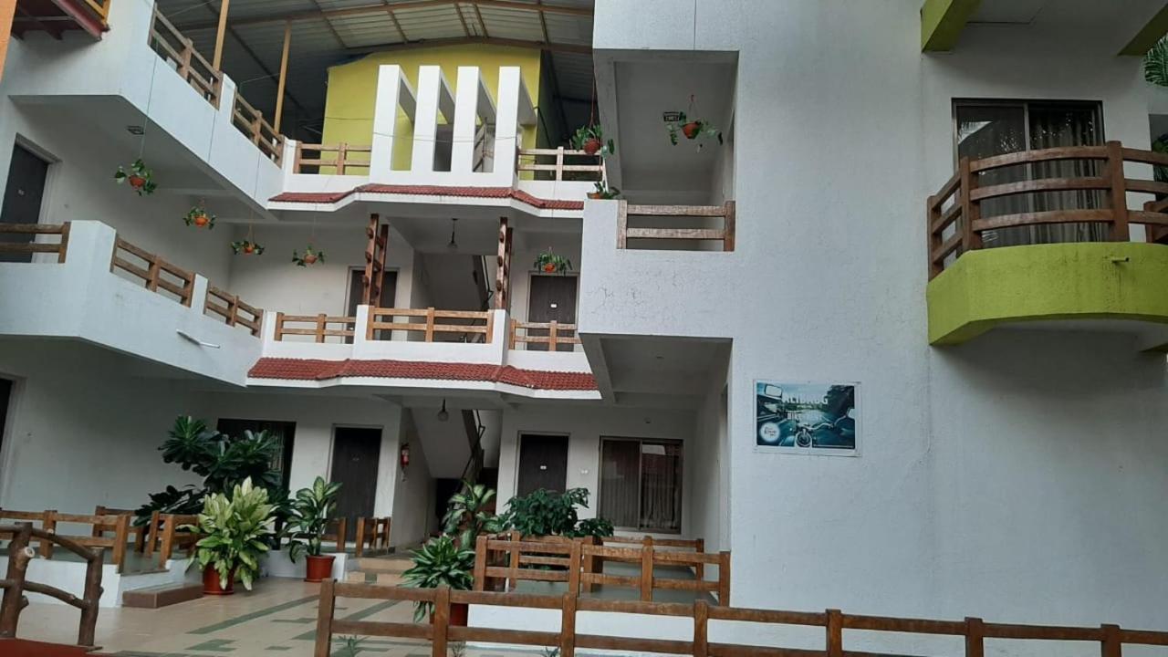 Ruturaj Inn アリバグ エクステリア 写真